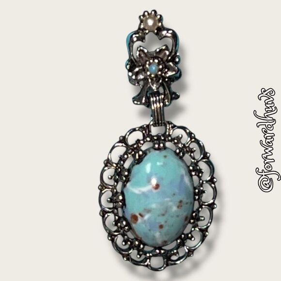 Silver-Tone Screw Back Earrings with Faux Turquoise – Vintage-Inspired Elegance - Picture 6 of 9